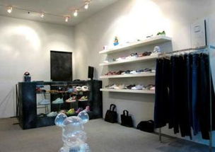 潮流非主流服飾 霞山區城市廣場的服裝批發與零售門店